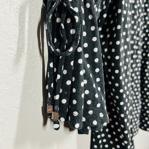 Michael Kors Polka Dot Bell Sleeve Tunic Top Scoop Neck Blouse Black White - 1X - Picture 5 of 6